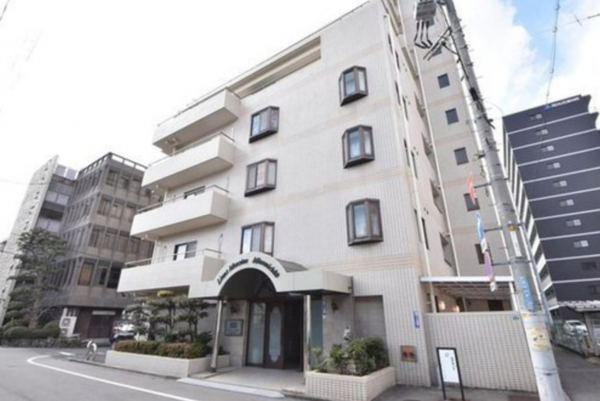 岡山市北区南中央町、マンションの外観画像です