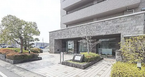 岡山市北区上中野、マンションの画像です