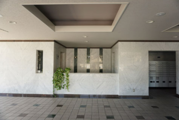 岡山市北区上中野、マンションの画像です