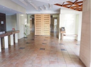 岡山市北区西古松西町、マンションのエントランス画像です