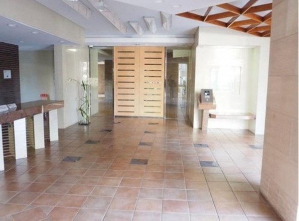 岡山市北区西古松西町、マンションのエントランス画像です