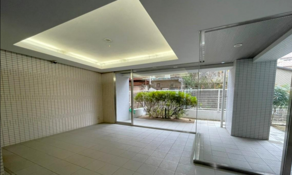 岡山市北区清輝橋、マンションのエントランス画像です