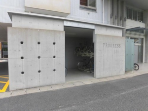 岡山市北区鹿田本町、マンションの外観画像です