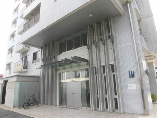 岡山市北区鹿田本町、マンションの外観画像です