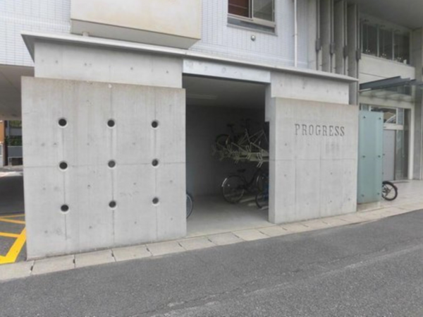 岡山市北区鹿田本町、マンションの外観画像です