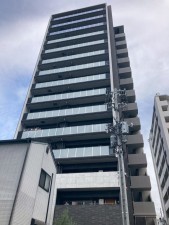 岡山市北区駅元町、マンションの外観画像です