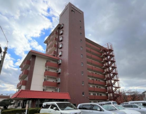 岡山市北区厚生町、マンションの外観画像です