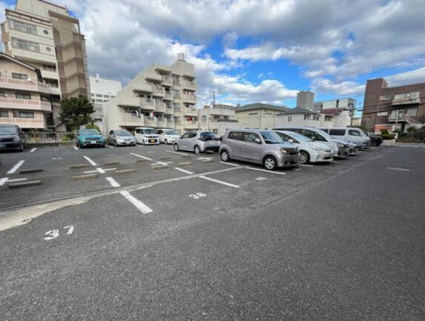 岡山市北区厚生町、マンションの駐車場画像です