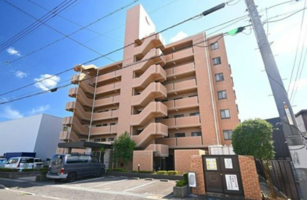 岡山市北区下中野、マンションの外観画像です