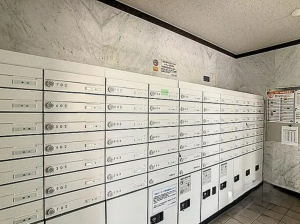 岡山市北区上中野、マンションの画像です