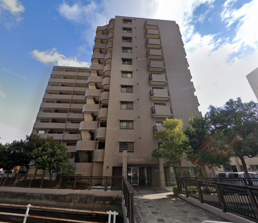 岡山市北区厚生町、マンションの外観画像です