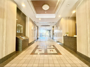 岡山市北区東古松、マンションのエントランス画像です