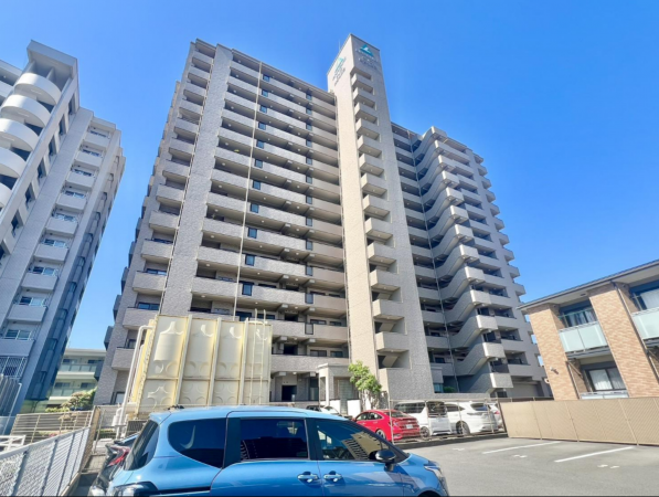 岡山市北区東古松、マンションの外観画像です