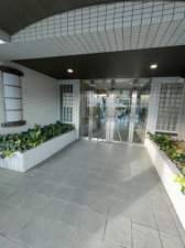 岡山市北区清輝橋、マンションのエントランス画像です