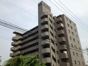 岡山市北区今、マンションの外観画像です