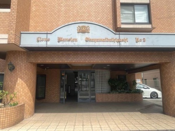 岡山市北区清輝本町、マンションのエントランス画像です