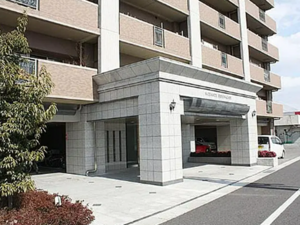 岡山市北区西長瀬、マンションの画像です