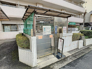 岡山市北区中山下、マンションの画像です