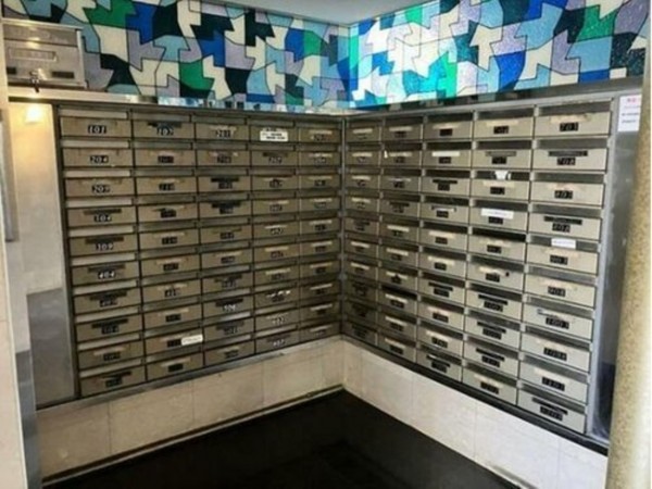 岡山市北区中山下、マンションの画像です