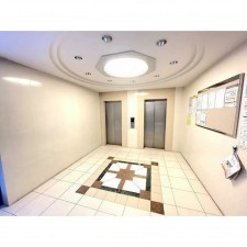 岡山市北区国体町、マンションのエントランス画像です