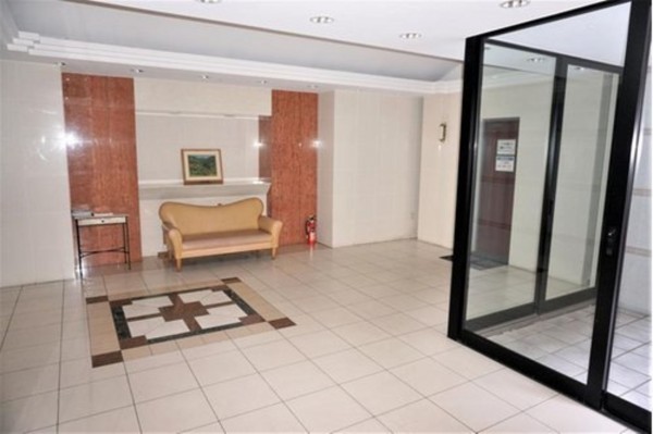 岡山市北区国体町、マンションのエントランス画像です