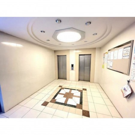 岡山市北区国体町、マンションのエントランス画像です