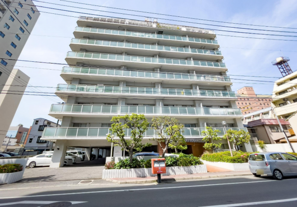 岡山市北区桑田町、マンションの外観画像です