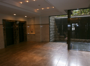 岡山市北区奉還町、マンションの画像です