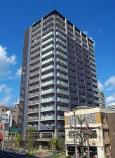 岡山市北区中山下、マンションの外観画像です