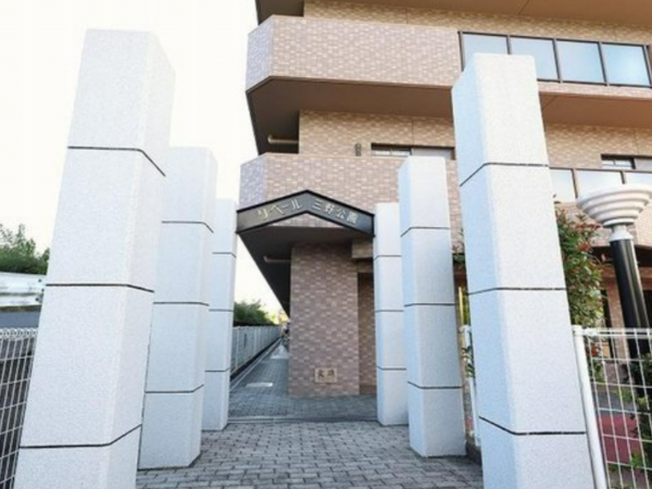 岡山市北区三野、マンションの画像です