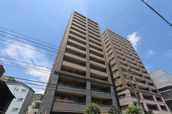 岡山市北区鹿田町、マンションの外観画像です