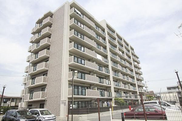 岡山市北区野田、マンションの外観画像です