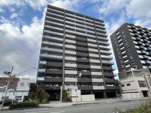 鹿児島市易居町、マンションの画像です