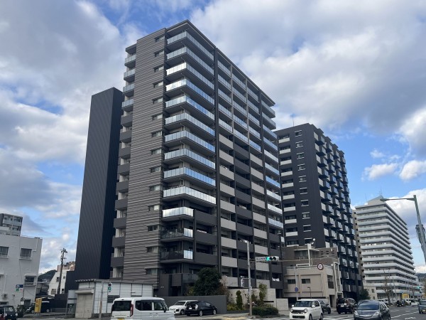 鹿児島市易居町、マンションの画像です