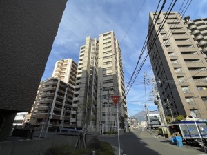 鹿児島市堀江町、マンションの画像です