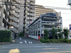 上尾市上町、マンションの駐車場画像です