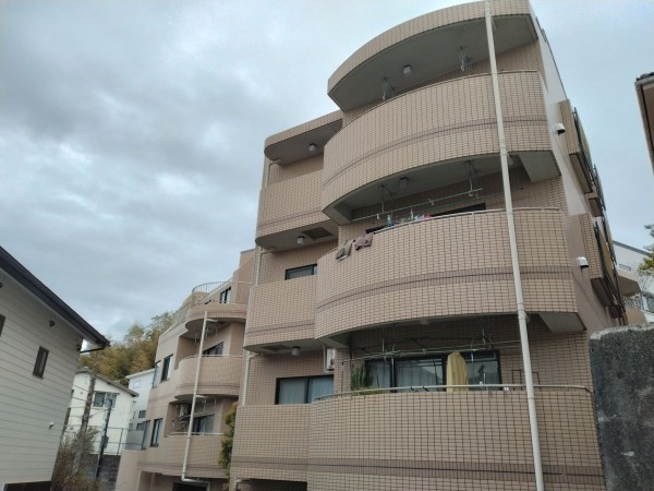 藤沢市大鋸、マンションの外観画像です