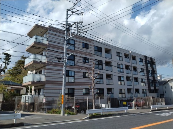 藤沢市本町、マンションの外観画像です