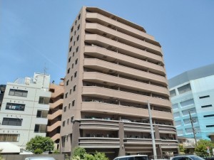藤沢市鵠沼橘、マンションの外観画像です