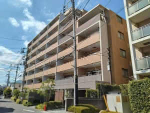 藤沢市片瀬、マンションの外観画像です