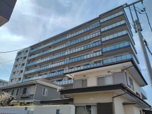 藤沢市片瀬海岸、マンションの外観画像です