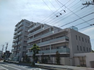 藤沢市鵠沼海岸、マンションの外観画像です