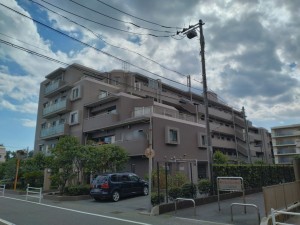 藤沢市辻堂西海岸、マンションの外観画像です