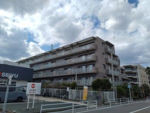 藤沢市辻堂西海岸、マンションの外観画像です