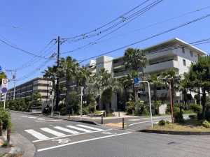 藤沢市辻堂西海岸、マンションの外観画像です