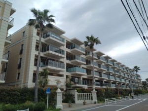 藤沢市辻堂西海岸、マンションの外観画像です