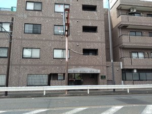 藤沢市城南、マンションのエントランス画像です