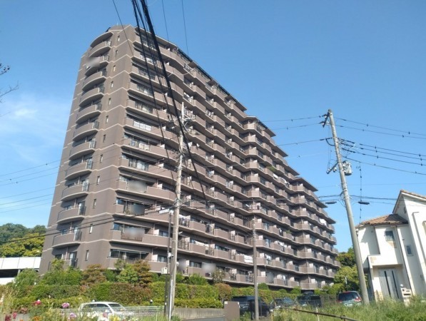 藤沢市川名、マンションの外観画像です