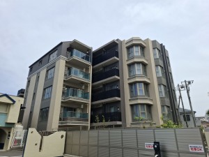 藤沢市鵠沼海岸、マンションの外観画像です