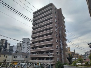藤沢市藤沢、マンションの外観画像です
